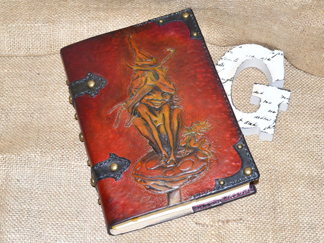 flying eyeball card holder
